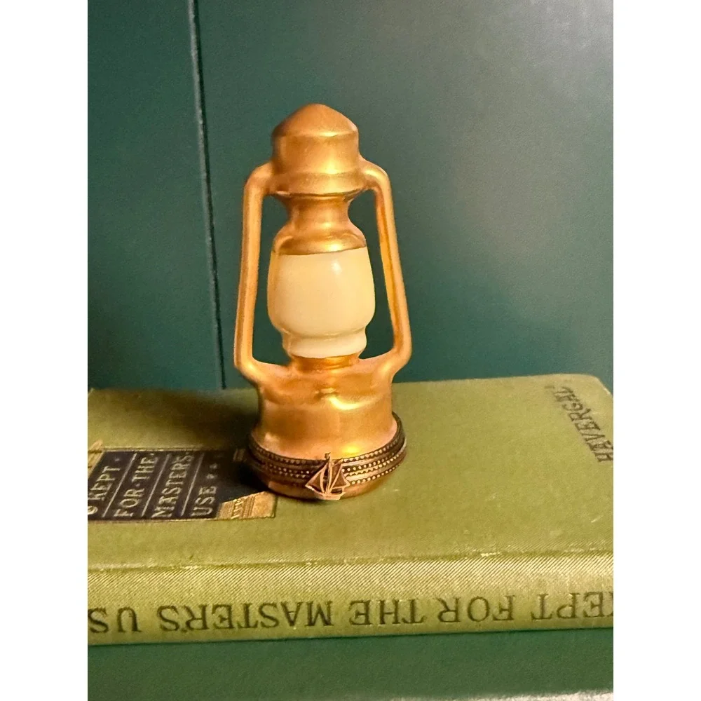 Vintage Gold Porcelain Lantern Trinket Box Nautical Sailboat Clasp Anchor Detail